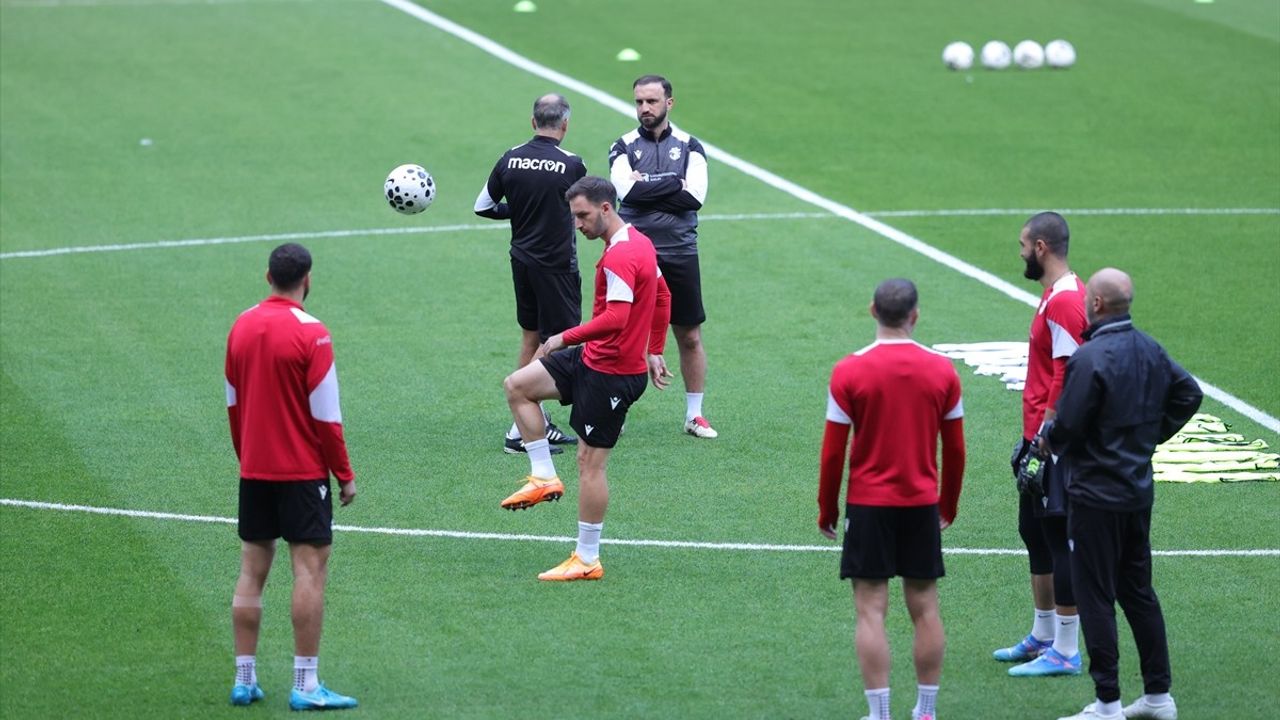 Gürcistan, Türkiye maçı hazırlıklarını Kocaeli Stadyumu'nda tamamladı