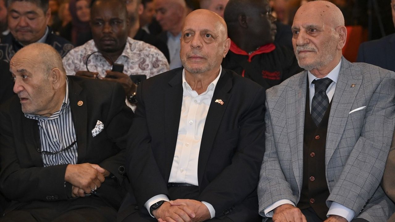 HAK-İŞ 50. yıl etkinliğinde Mahmut Arslan: Asgari ücret, kayıt dışı istihdam ve sendikal engellerle mücadele çağrısı