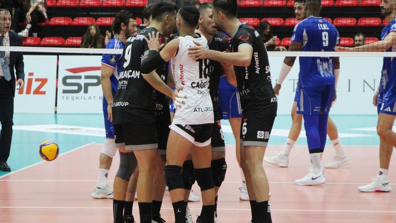 Halkbank, On Hotels Alanya Belediyespor'u deplasmanda 3-2 mağlup etti