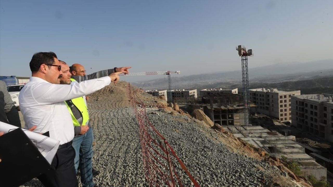 Hatay Antakya'da 1342 Afet Konutu ve 3 Ticaret Merkezinin İnşası Sürüyor