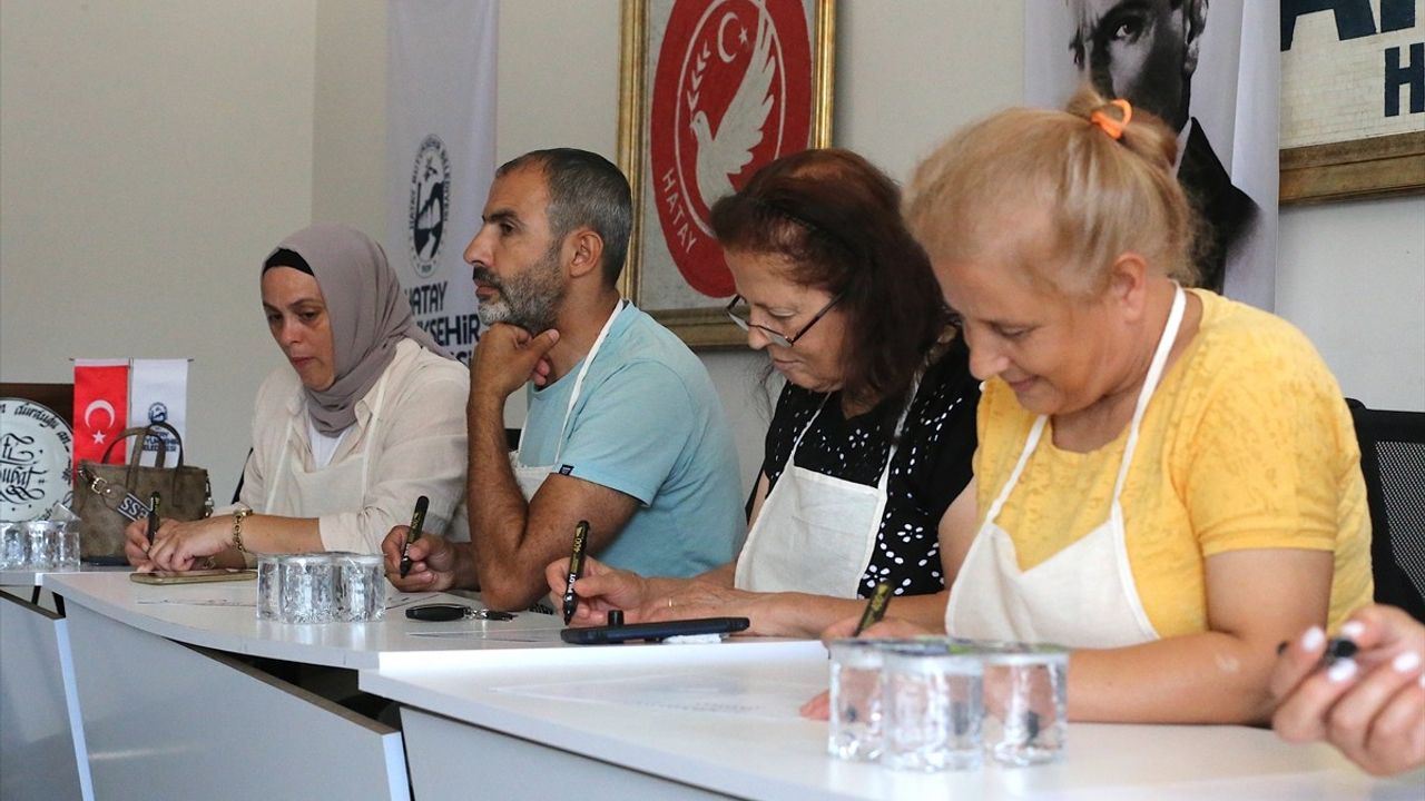 Hatay'da depremzede sanatçılar 'Atölye Günleri' ile el sanatlarını tanıtıyor