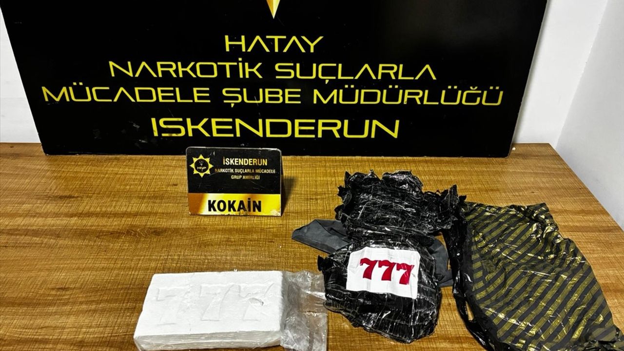Hatay İskenderun'da 1 kilo 100 gram kokain ele geçirildi, iki şüpheli tutuklandı