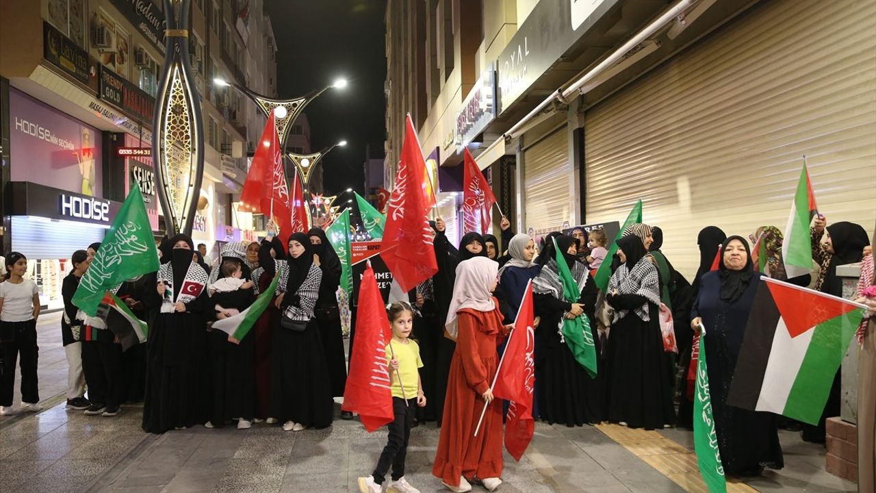 Hatay İskenderun'da Küresel Sumud Filosu'na Destek Etkinliği Düzenlendi