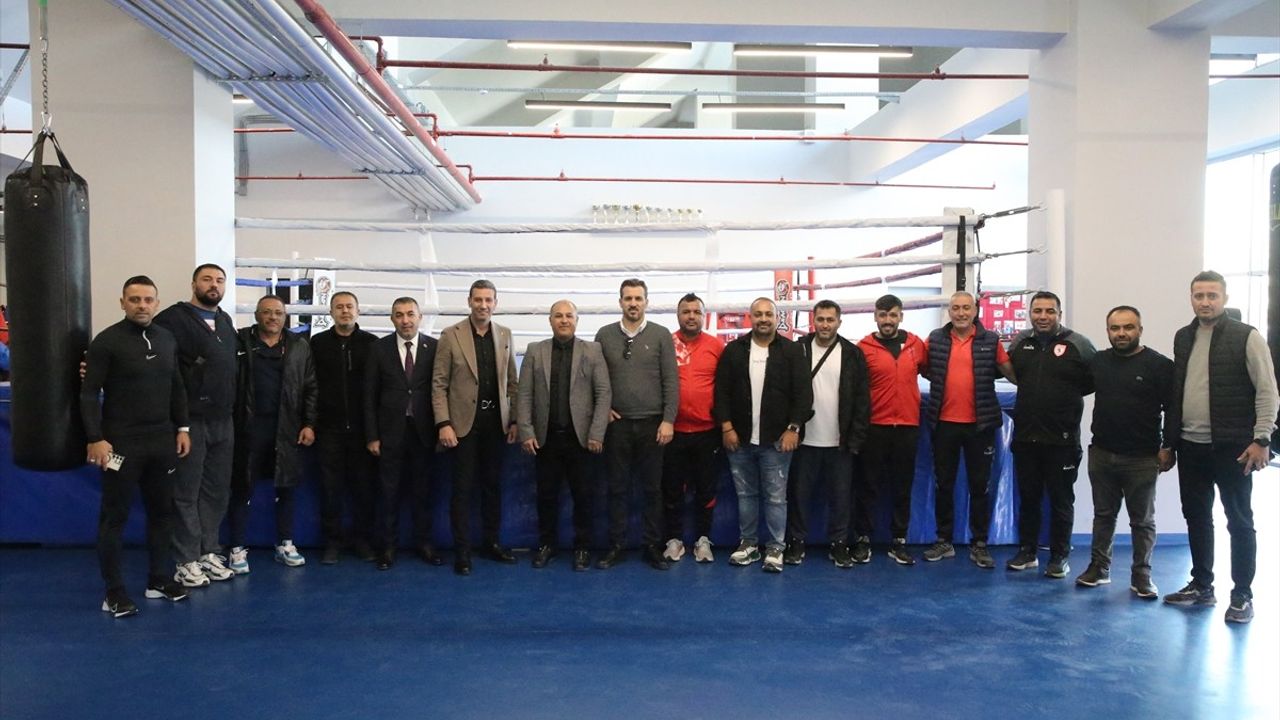 Hekimoğlu Niğde'de Salon İncelemesi Yaptı: Özel Boks Turnuvası Hazırlıkları