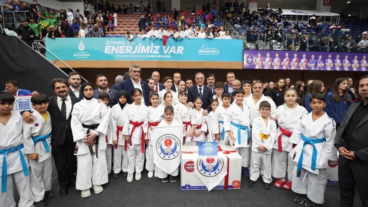 İBB'den amatör spor kulüplerine 200 binden fazla malzeme desteği