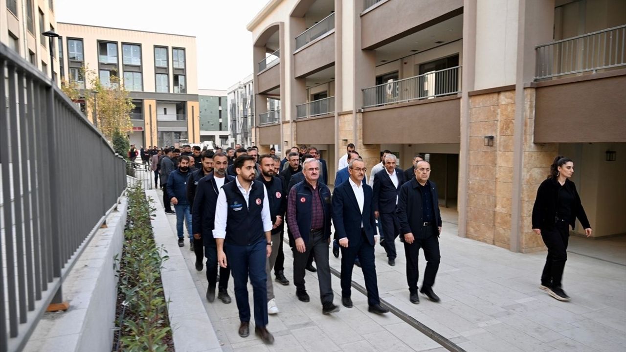 İçişleri Bakan Yardımcısı Münir Karaloğlu Malatya'da deprem konutları ve rezerv alanlarda inceleme yaptı