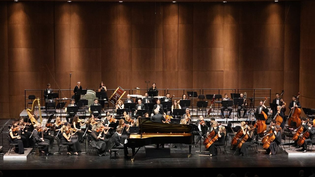 İDSO, DenizBank Konserleri 2025-2026 Sezonunu AKM'de Açtı