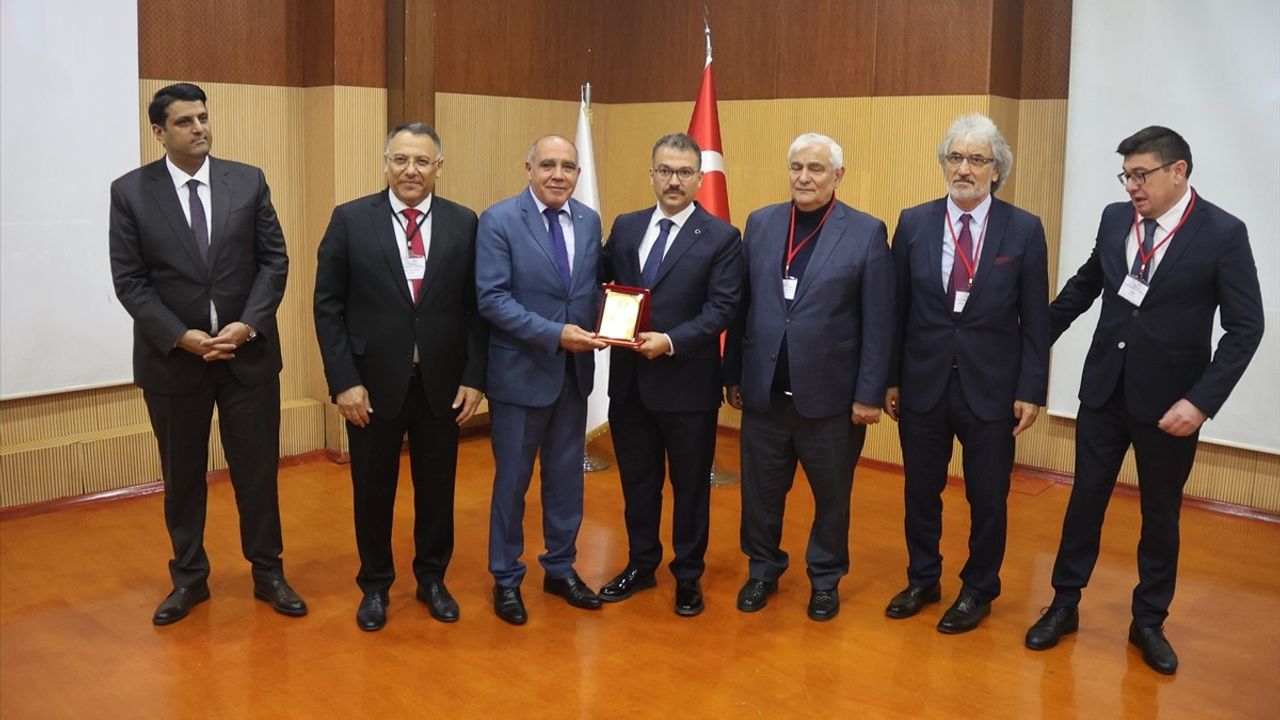 Iğdır'da Uluslararası Dede Korkut Konferansı: Türkiye ve Azerbaycan akademisyenleri bir araya geldi
