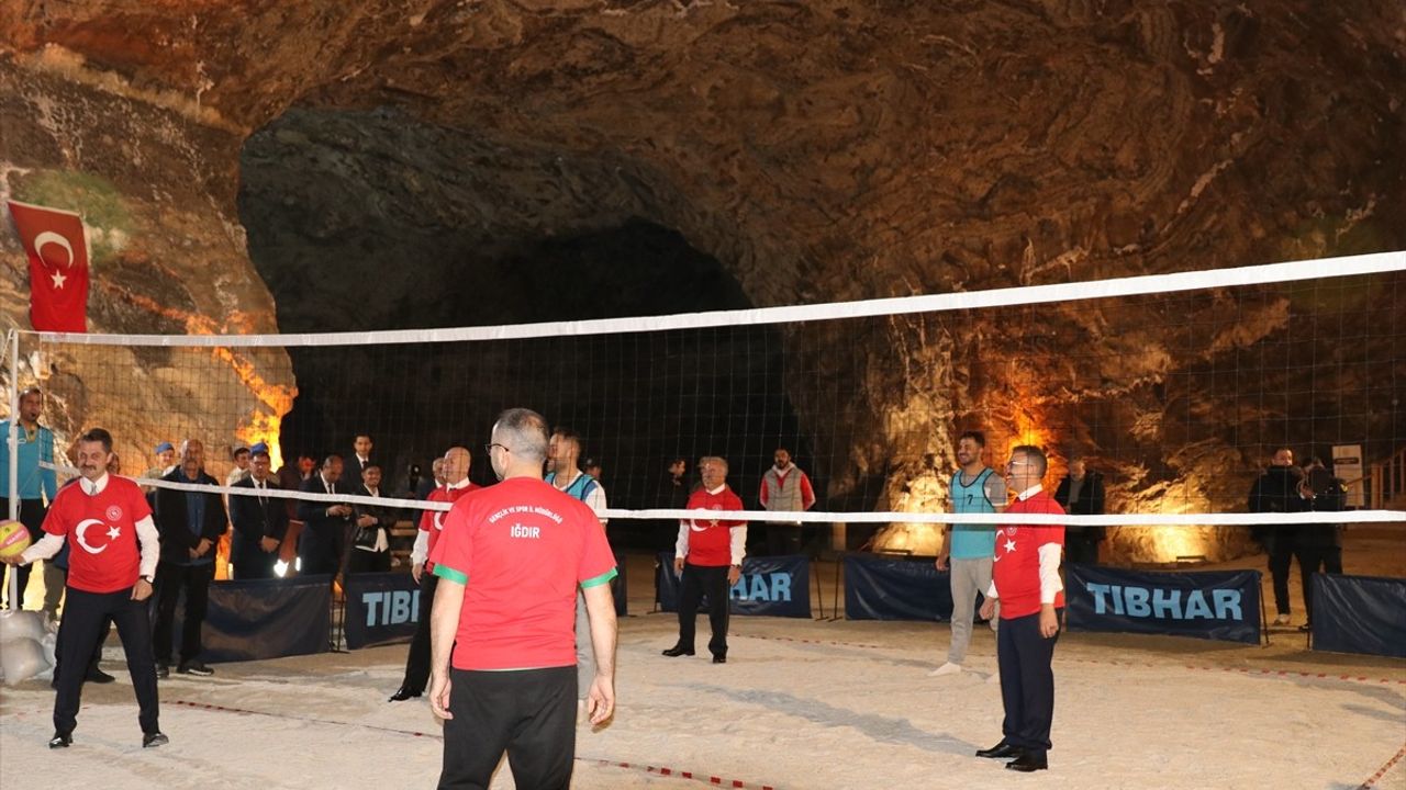 Iğdır Tuz Mağaralarında 29 Ekim Cumhuriyet Bayramı Voleybol Turnuvası