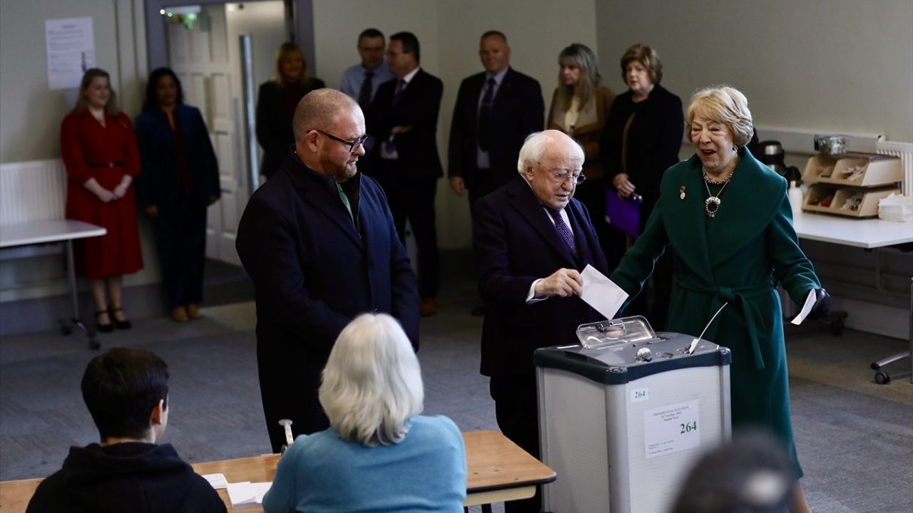 İrlanda'da cumhurbaşkanı seçimi başladı: Connolly ve Humphreys başlıca adaylar