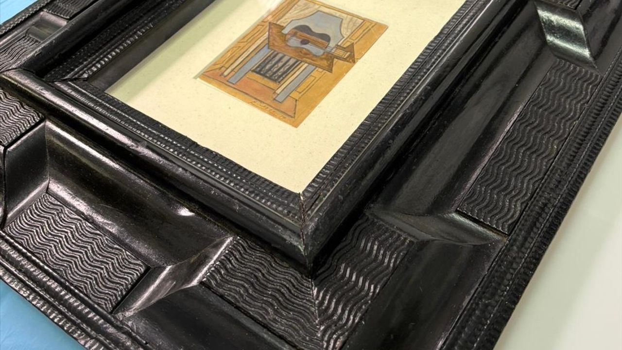İspanya polisi, Picasso'nun 1919 tarihli Gitarlı natürmort tablosunu buldu