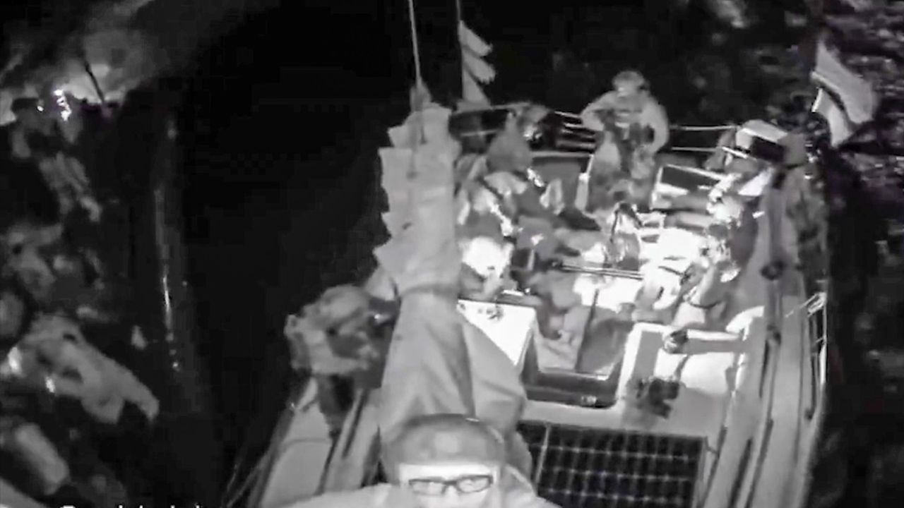 İsrail Donanması Özgürlük Filosu Gemilerine Müdahale Etti; Vicdan Gemisinde Milletvekilleri ve Tıbbi Malzeme Bulunuyordu