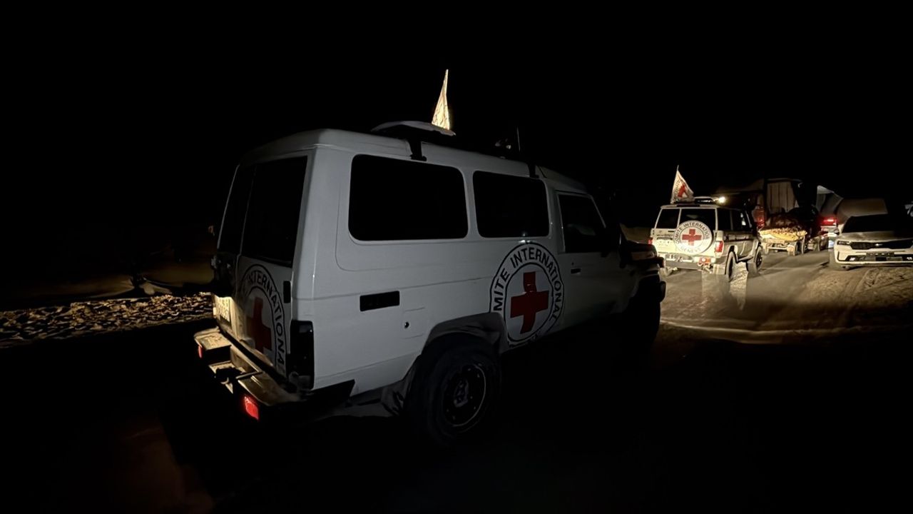 İsrail: Kızılhaç, Hamas'tan 2 İsrailli esirin cesedini teslim aldı