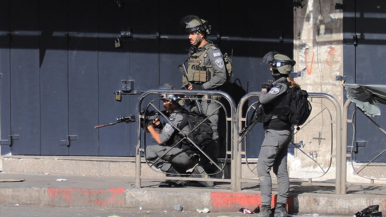 İsrail Ordusu El Halil Baskınında 3 Filistinli Çocuk Yaraladı