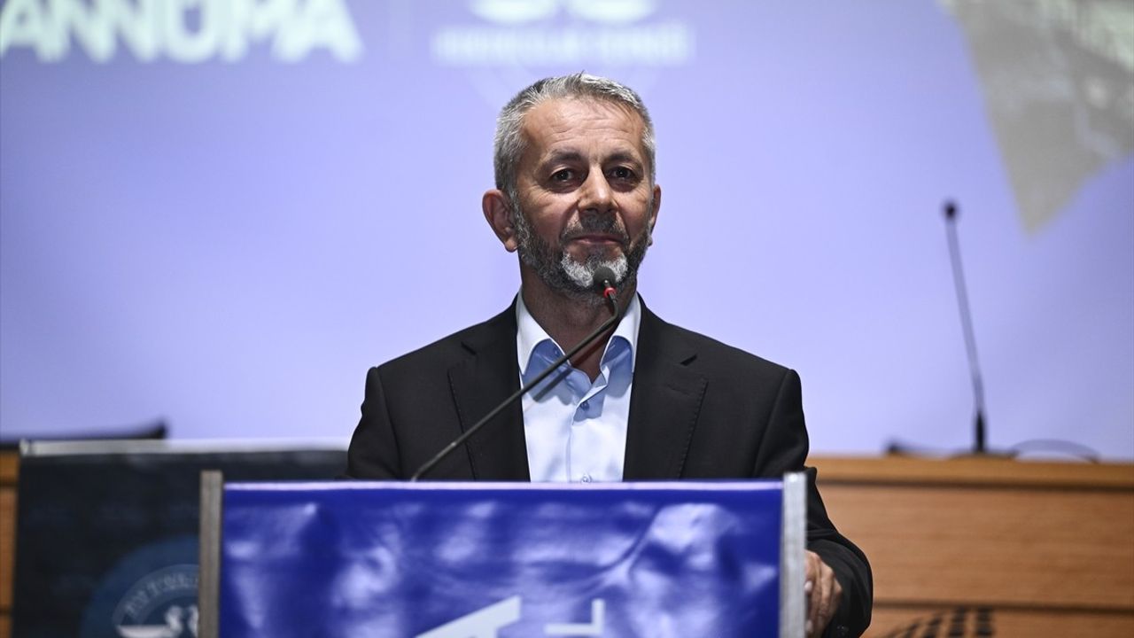 İstanbul'da 'Gazze'de İnsanlık Krizi' paneli: Uluslararası hukuk, İsrail ve akademik değerlendirmeler