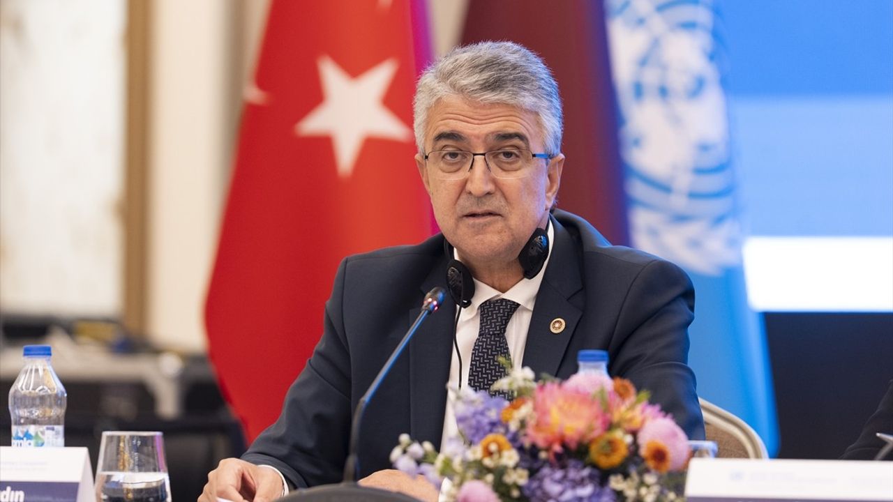 İstanbul'da Küresel Parlamento Konferansı: Terörle Mücadelede Teknolojinin Kötüye Kullanımı Tartışıldı