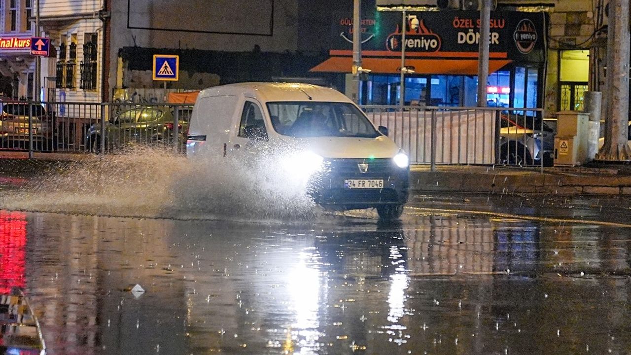 İstanbul'da sağanak etkisini sürdürüyor