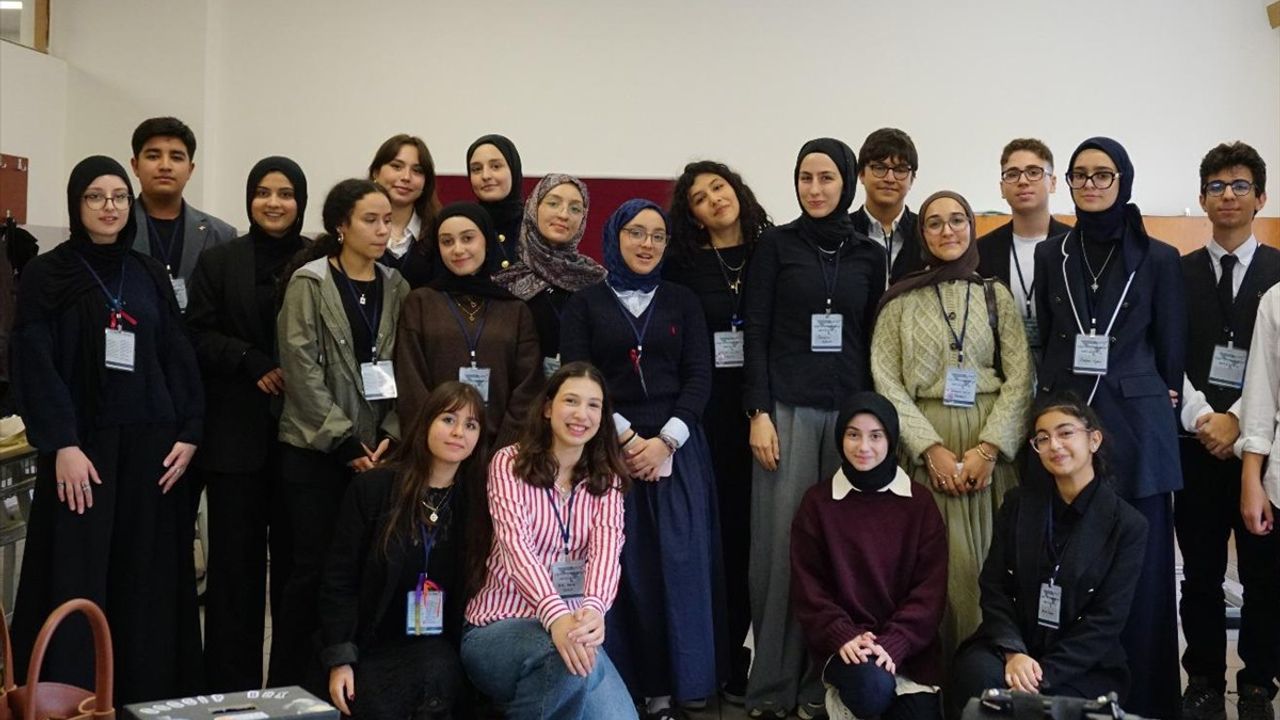 İstanbul'da 'Teknoloji ve Yapay Zeka Çalıştayı' düzenlendi: 120 lise öğrencisi toplumsal etkileri tartıştı