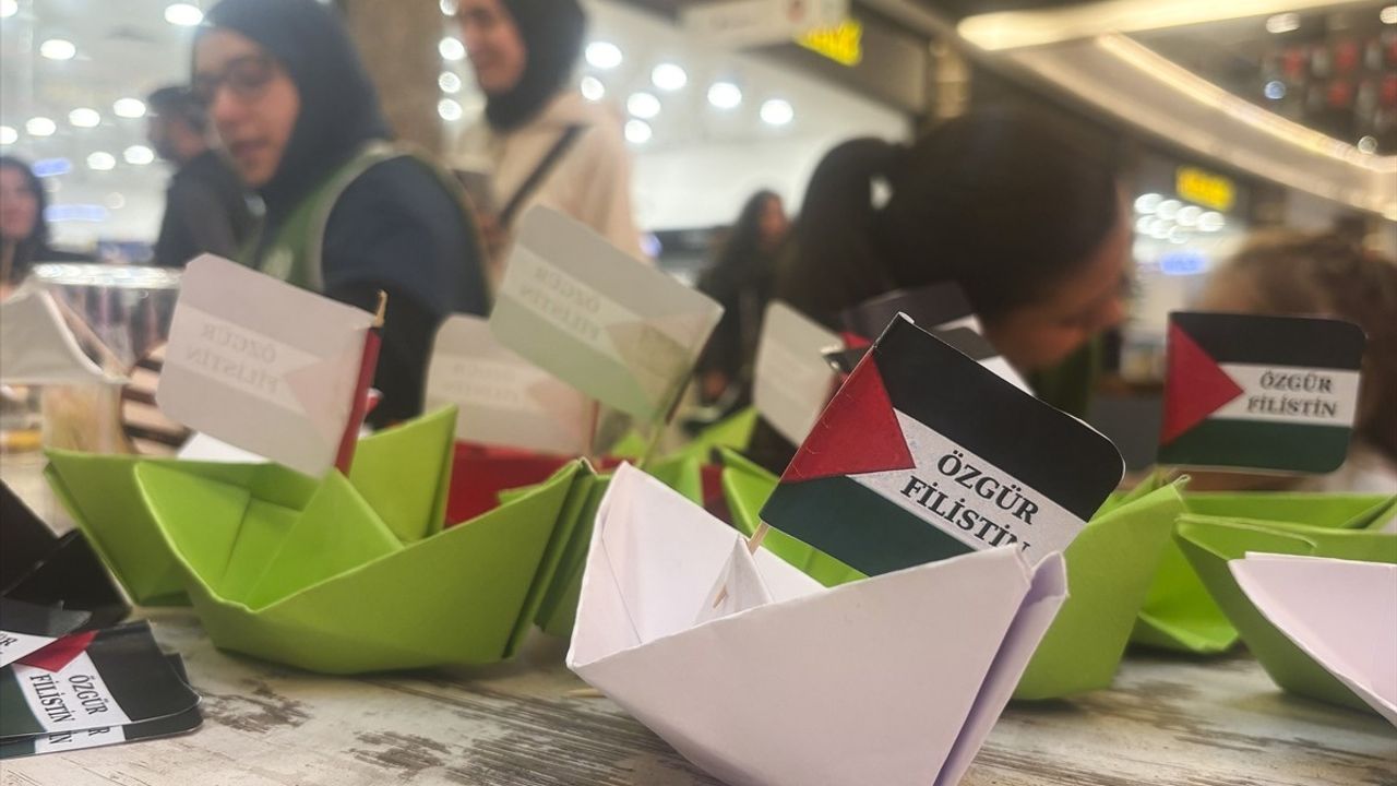 İstanbul'de AVM'lerde kurulan 'Gazze'ye Umut Ol' hayır çarşıları: Gelirler Gazze'ye bağışlanacak
