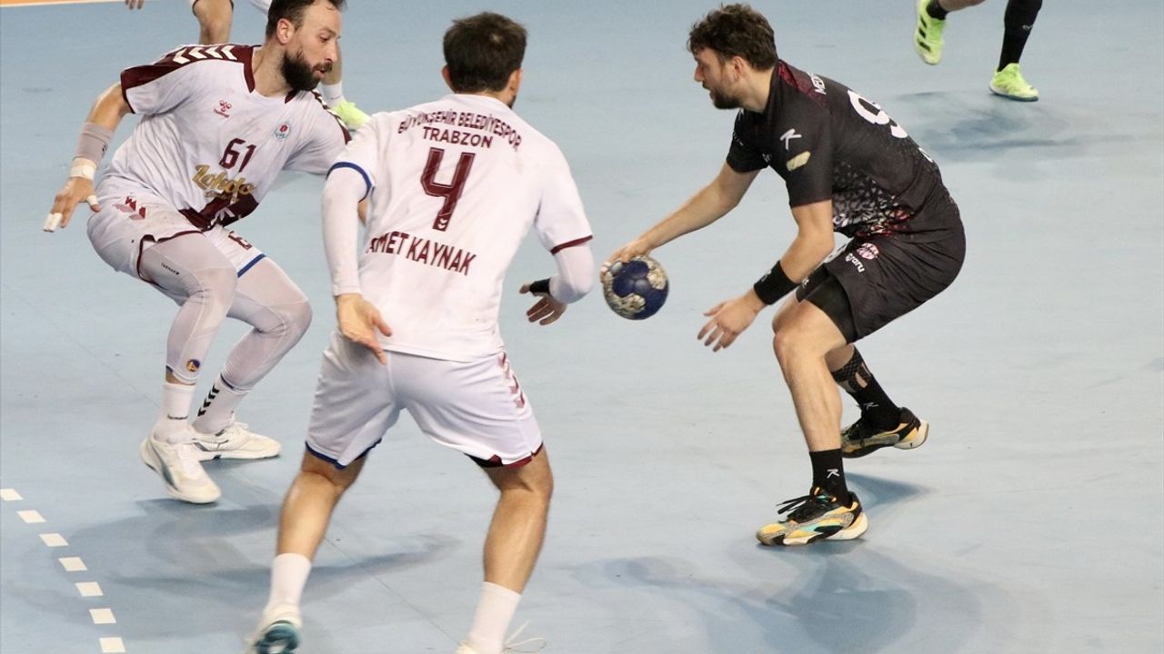 İstanbul Gençlikspor, Trabzon Büyükşehir Belediyespor'u 35-33 Yendi | Ardventure Hentbol Erkekler Süper Ligi 10. Hafta