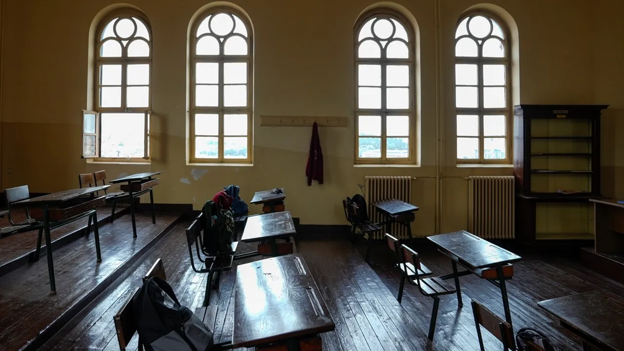 İstanbul Milli Eğitim Müdürü Yentür: Fener Rum Lisesi'nde eğitim sürekliliği ve öğrenci güvenliği için çalışmalar sürüyor