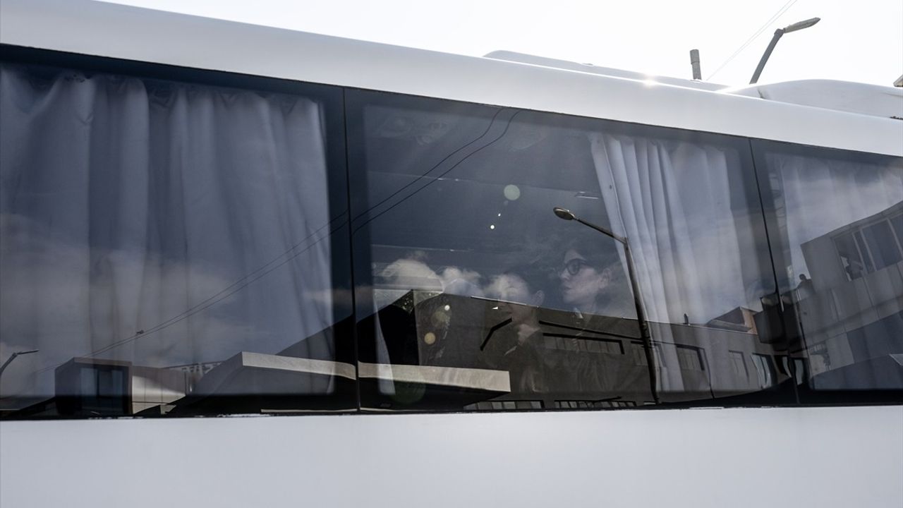 İstanbul uyuşturucu operasyonu: İfadeleri alınan 12 ünlü, kan örnekleri için Adli Tıp Kurumu'na sevk edildi