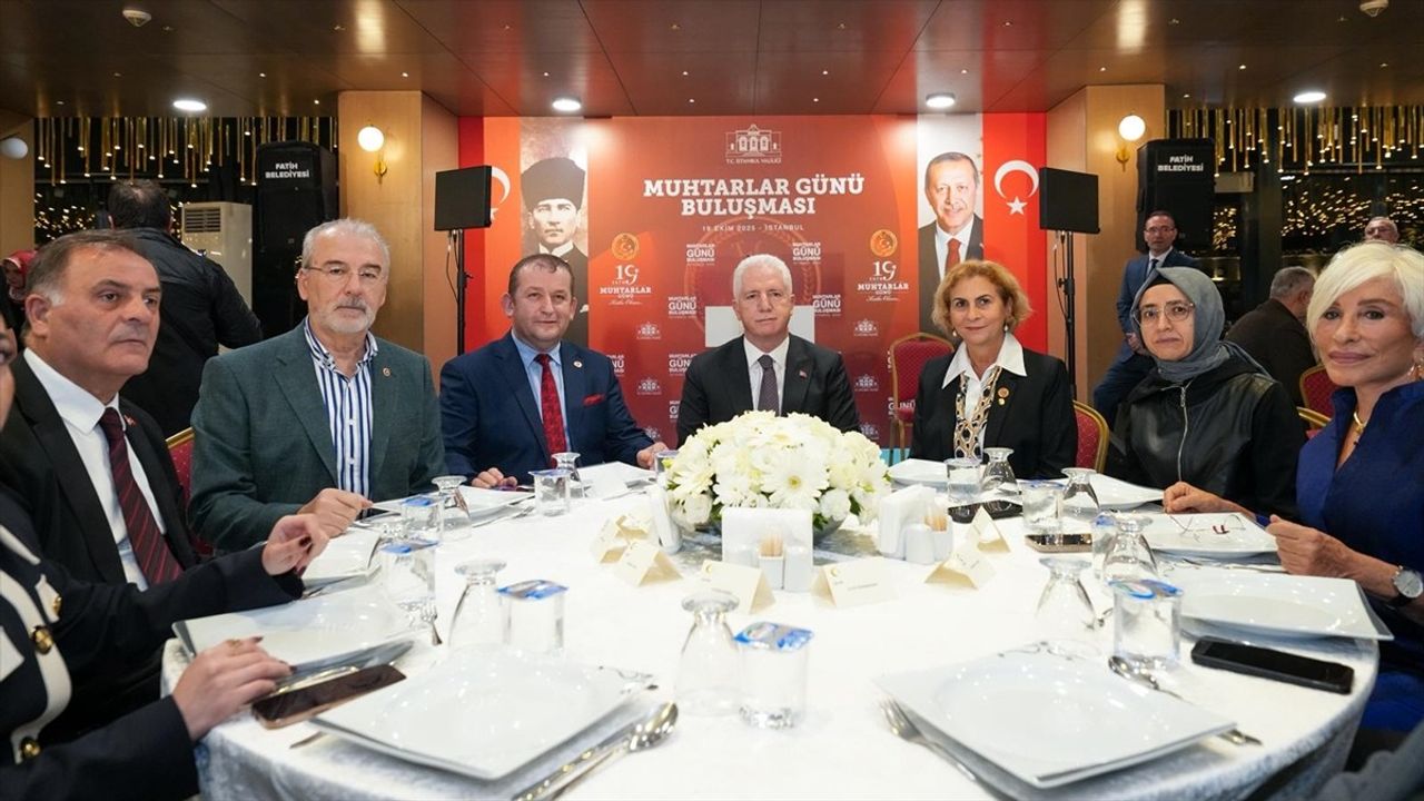 İstanbul Valisi Davut Gül muhtarlarla buluştu: Mahallelerin sorunları yerinde değerlendirildi