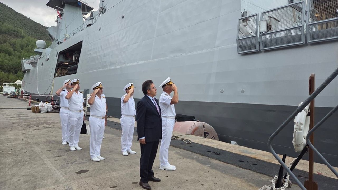 ITS Virginio Fasan Fırkateyni Marmaris Aksaz Deniz Üssü'ne Liman Ziyareti Gerçekleştirdi