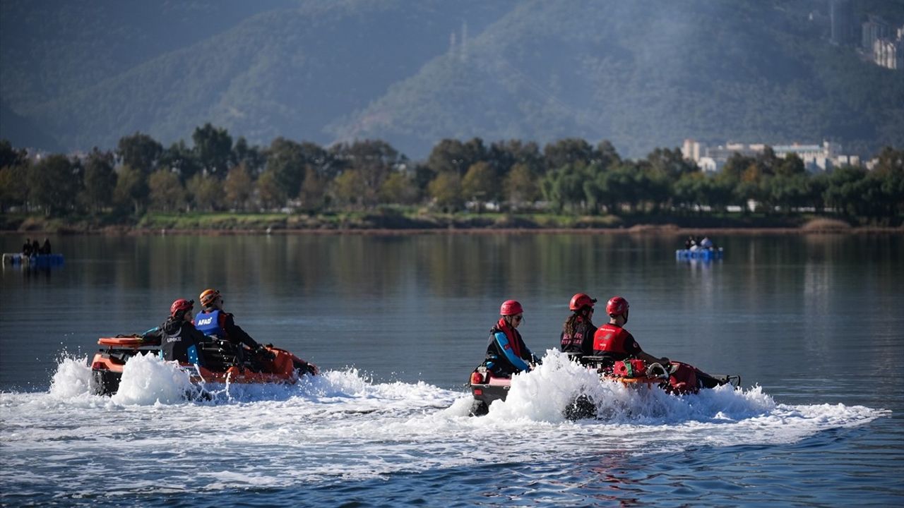İzmir'de AFAD 2025 Tatbikatı: Çakalburnu Lagünü'nde sel senaryolu uygulama