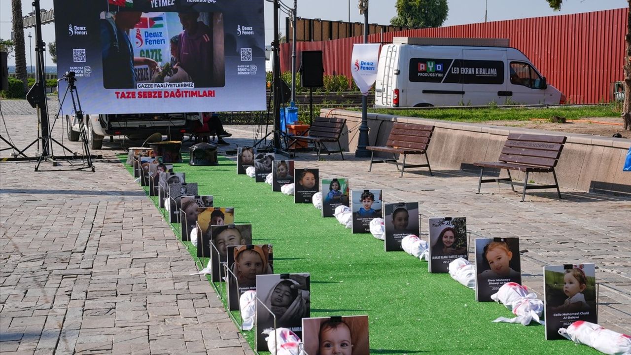 İzmir'de 'İzlemek Yetmez' Etkinliği Gazze'deki İnsanlık Dramına Dikkat Çekiyor