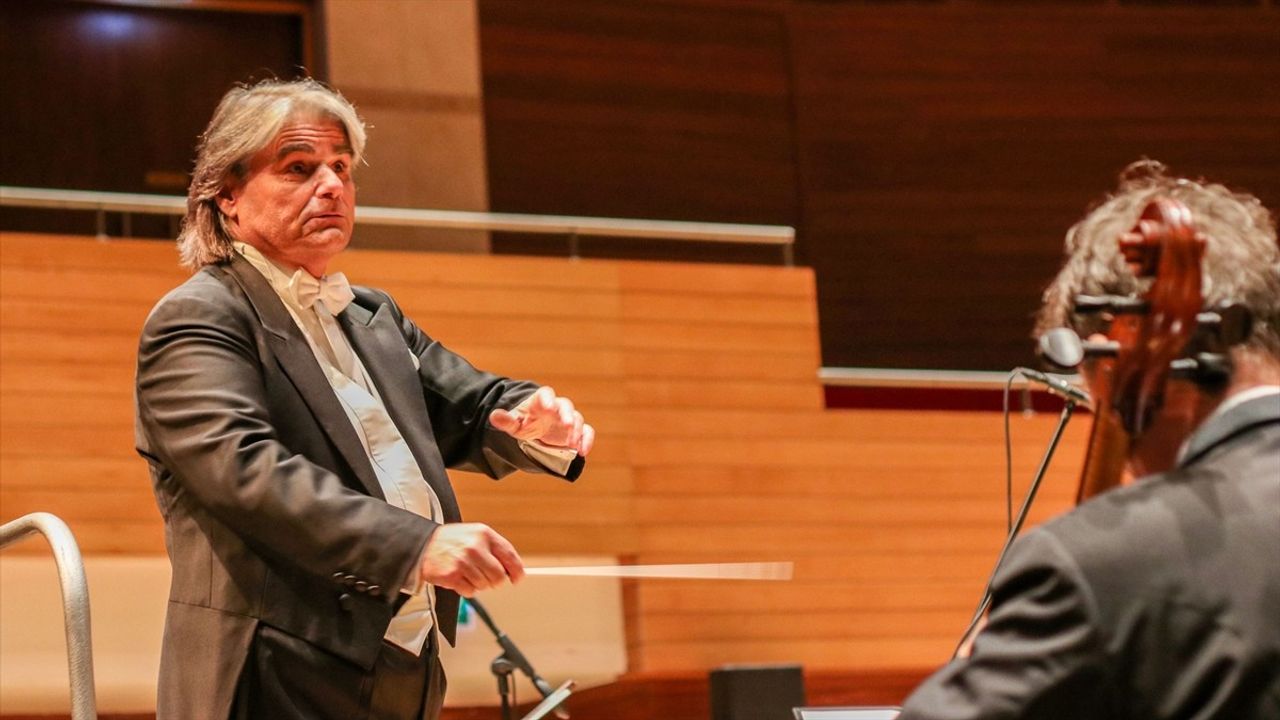 İzmir Devlet Senfoni Orkestrası 2025-2026 Sezonunu Beethoven ve Çaykovski ile Açtı