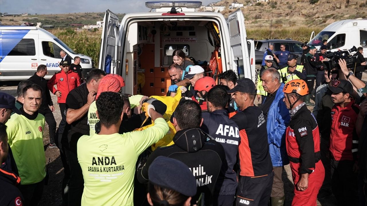 İzmir Foça'da selde kaybolan Bülent Kaptanoğlu defnedildi