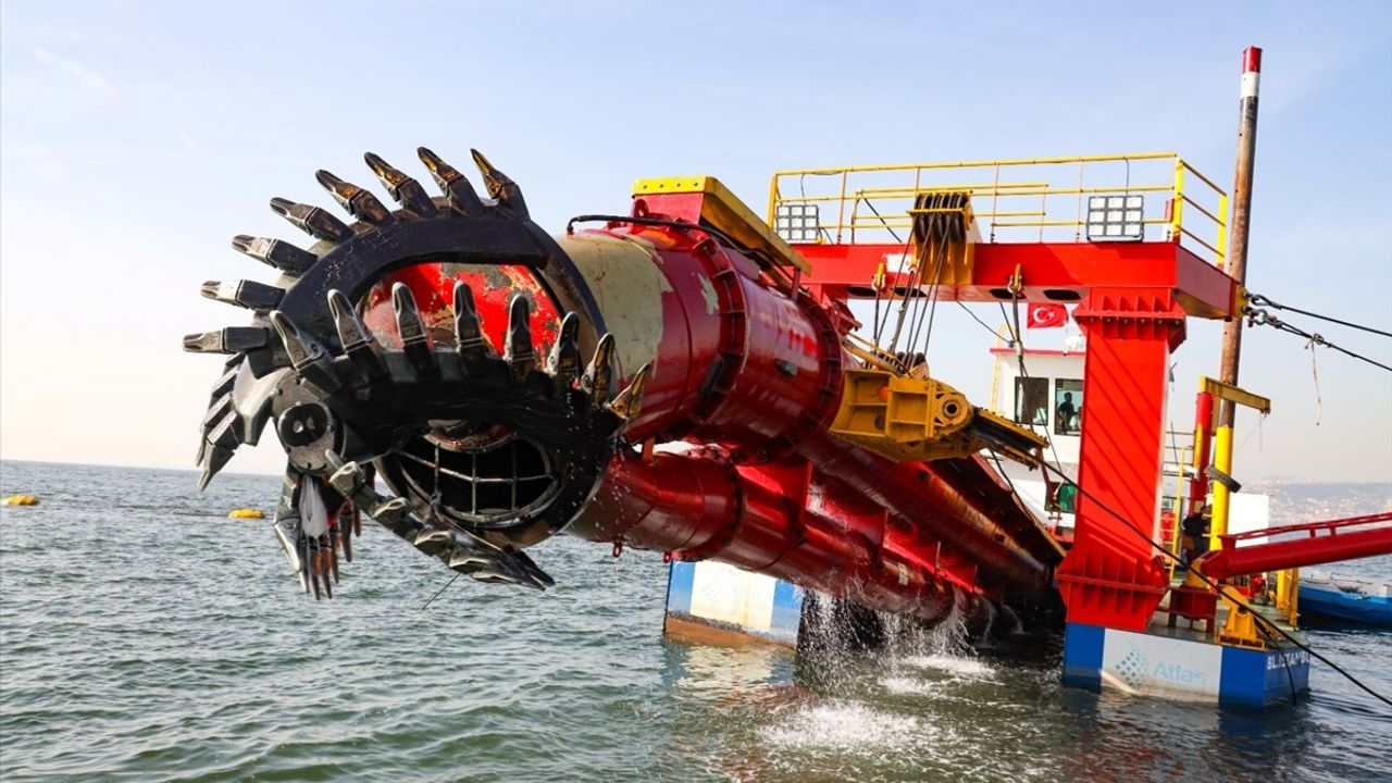 İzmit Körfezi'nde 182 hektarlık dip çamuru temizlendi, 1,6 milyon m³ bertaraf edildi