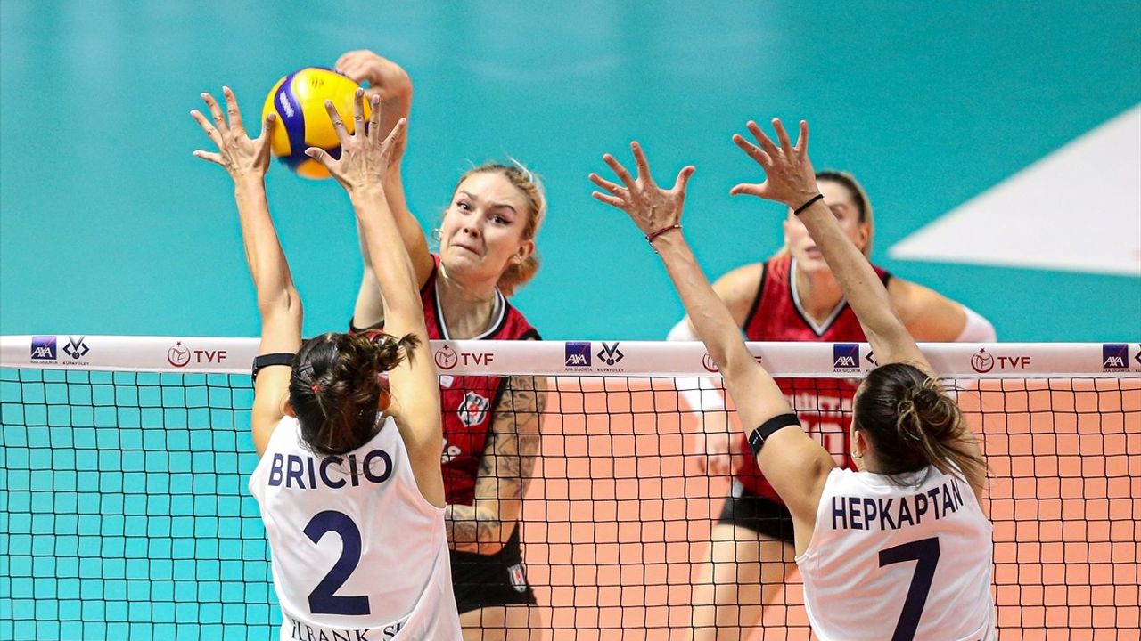 Kadınlar AXA Sigorta Kupa Voley 2. Grup: İlbank, Beşiktaş'i 3-1 mağlup etti