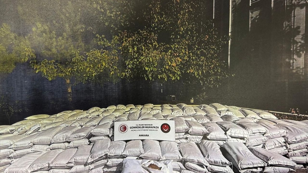 Kahramankazan'da 12 ton 900 kilogram kaçak tütün ve 15 milyon 640 bin makaron ele geçirildi