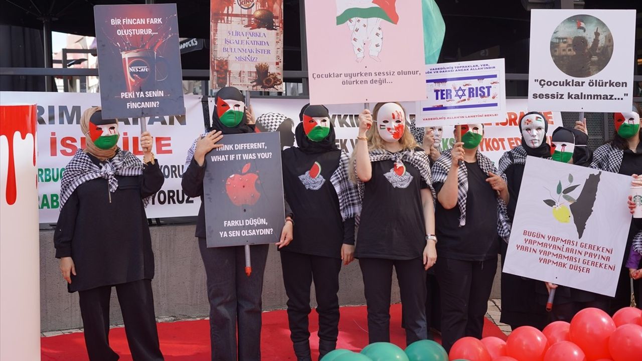 Kahramanmaraş'ta sessiz Filistin destek eylemleri 30. günde: Mahallede tiyatro ile farkındalık