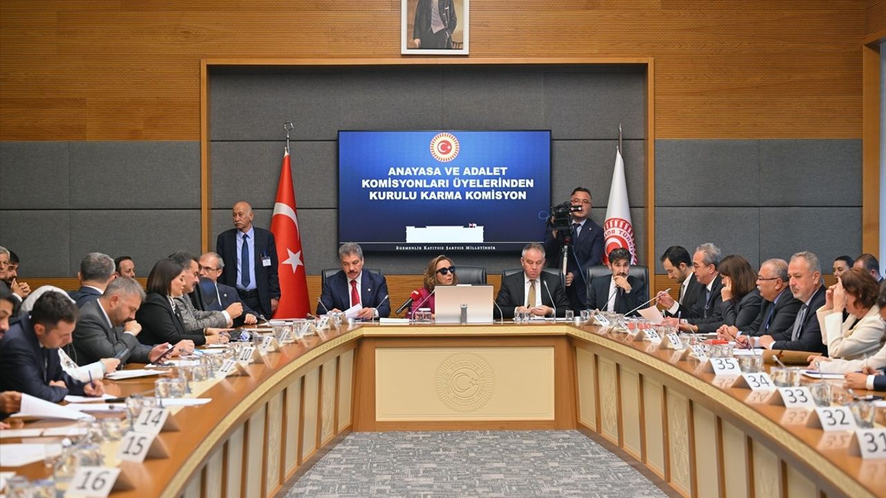 Karma Komisyon HSK üyeliği için üç katı aday belirledi