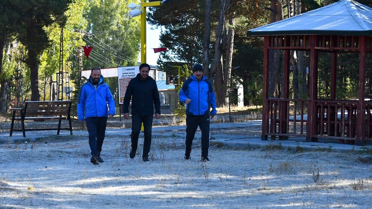 Kars'ın Sarıkamış ilçesinde soğuk hava etkili: Gece sıcaklığı sıfırın altında 3 derece