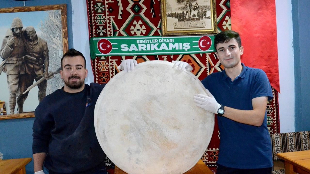 Kars'ta sezonun ilk tescilli gravyer peyniri tezgahlarda