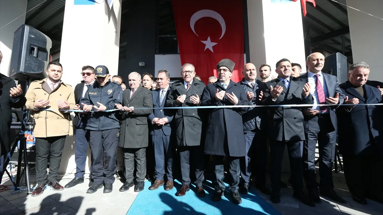 Kars'ta yeni şehirlerarası otobüs terminali kurtuluş töreniyle açıldı