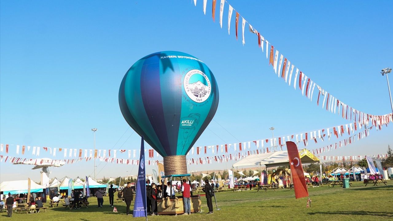 Kayseri Bilim Festivali açıldı: 'Milli Teknoloji Hamlesi' temasıyla üç günlük etkinlikler