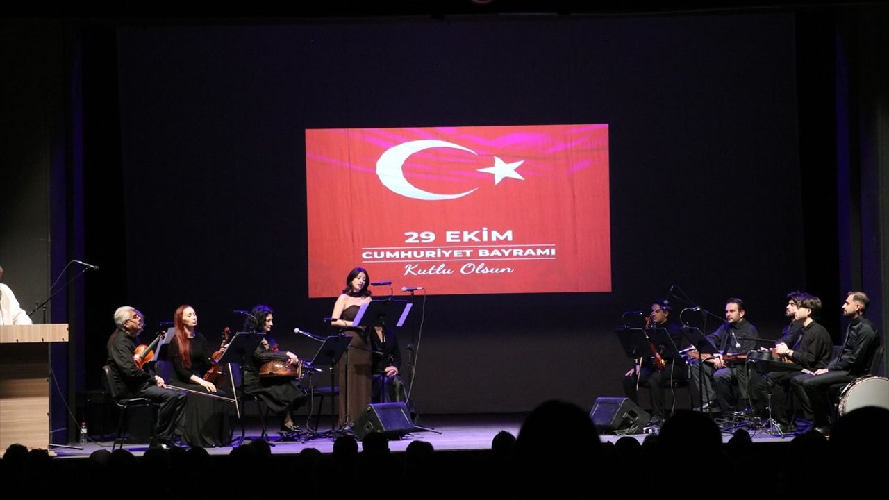Kayseri'de 29 Ekim Cumhuriyet Konseri: Cumhuriyet'in 102. yılı kutlandı