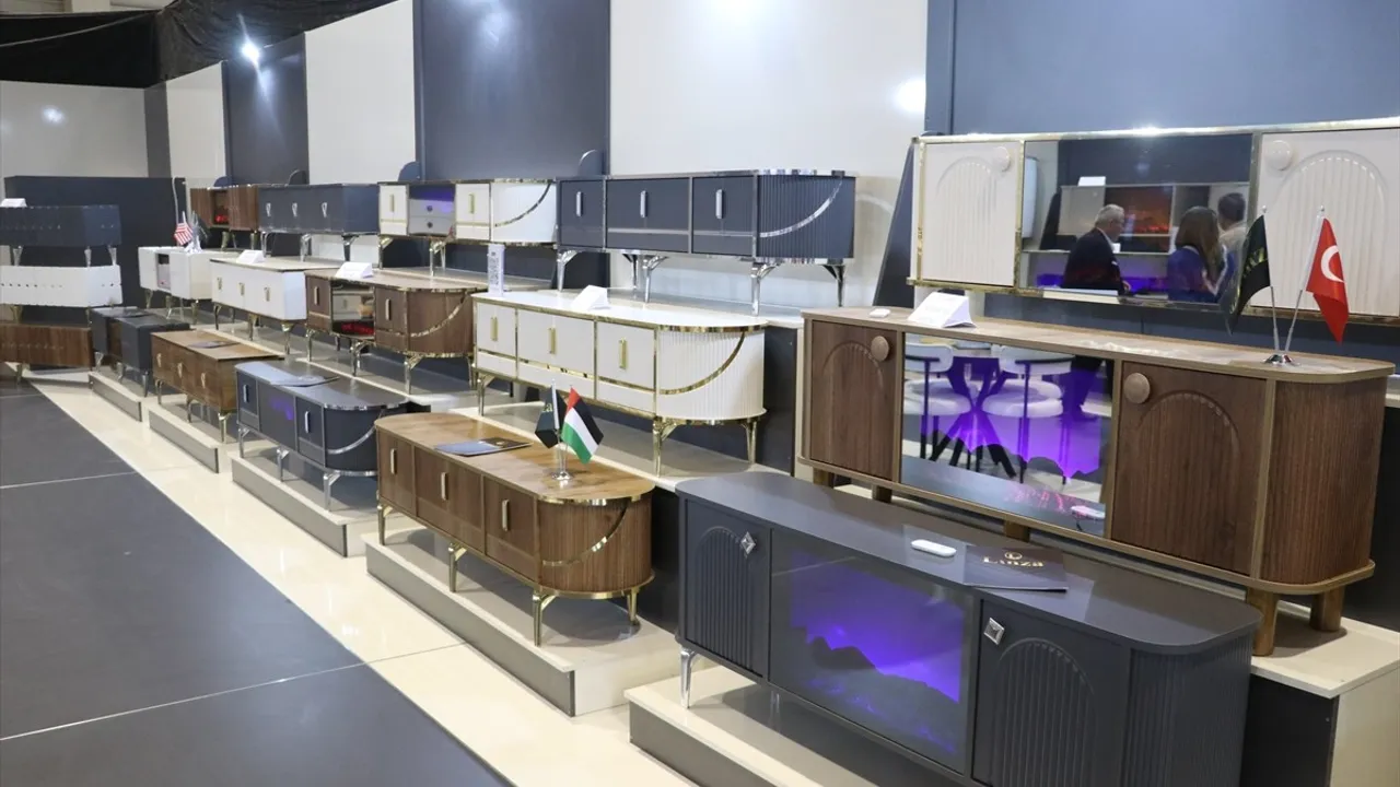 Kayseri'de Anadolu Mobilya Fuarı (ANAMOB) OSB Uluslararası Fuar Merkezi'nde açıldı