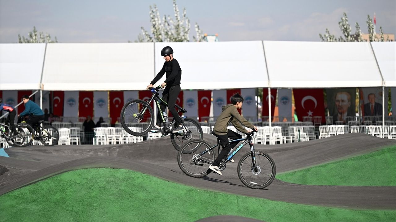 Kayseri'de BMX Parkuru ve Bisiklet Eğitim Alanı açıldı