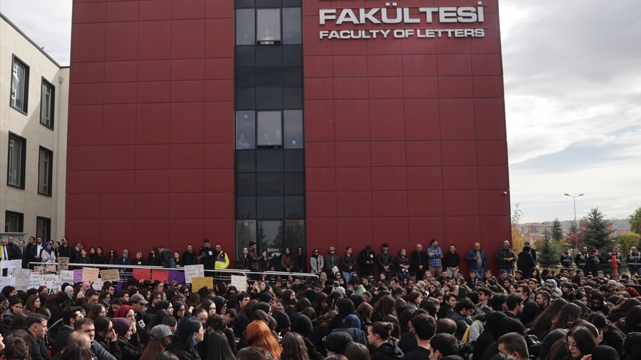 Kayseri'de Eski Eşi Tarafından Öldürülen Üniversite Öğrencisi Meliha Keskin Defnedildi