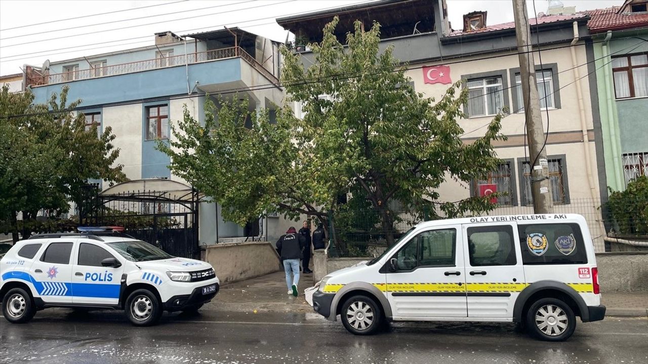 Kayseri'de Tadilat Yaptığı Çatıdan Düşen 55 Yaşındaki Kişi Yaralandı