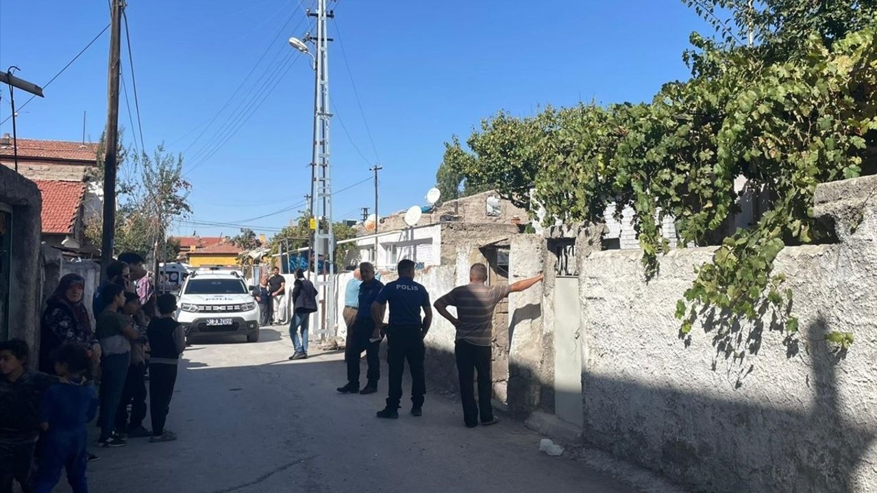 Kayseri Kocasinan'da 32 yaşındaki Halil Karaçay evinde ölü bulundu