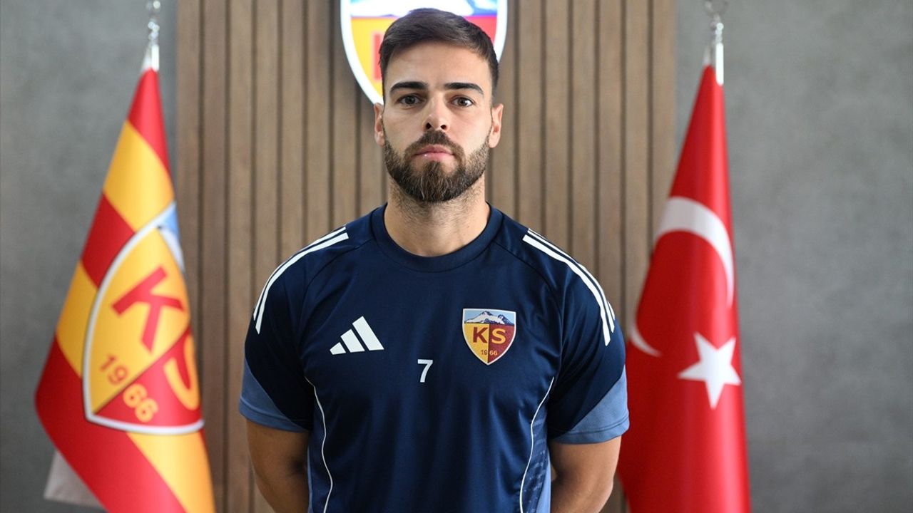 Kayserispor Kaptanı Miguel Cardoso: Yeni Transferlerin Uyumuyla Başarılı Bir Sezon Bekliyoruz