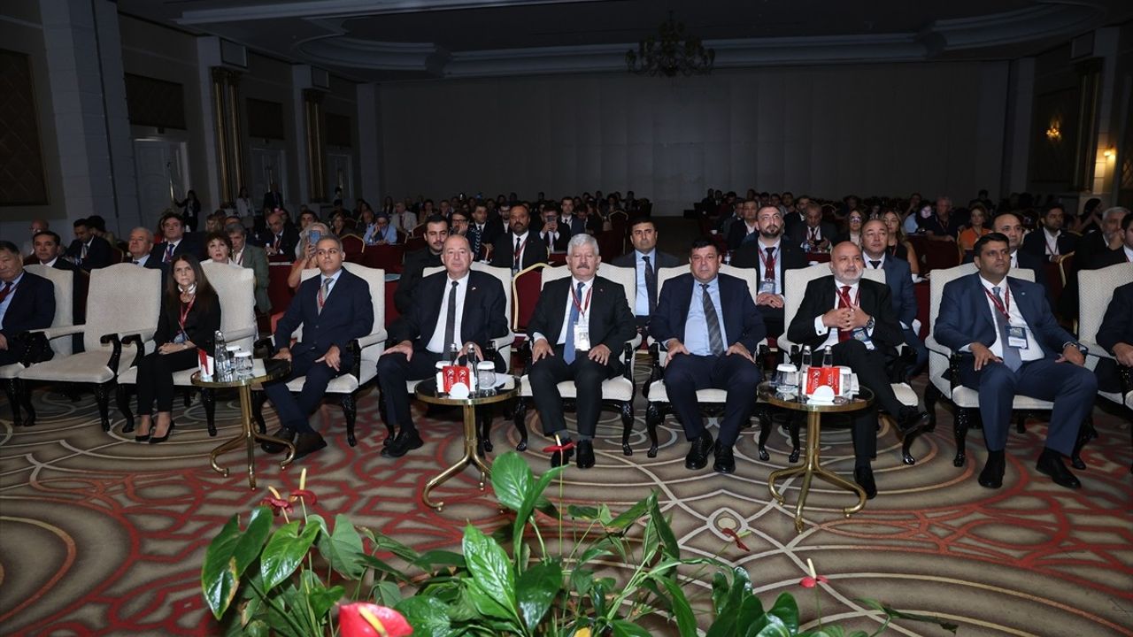 KKTC'de 1. Uluslararası Türkçe Konuşan Ülkeler Tıp Kongresi'nin ikinci oturumu yapıldı