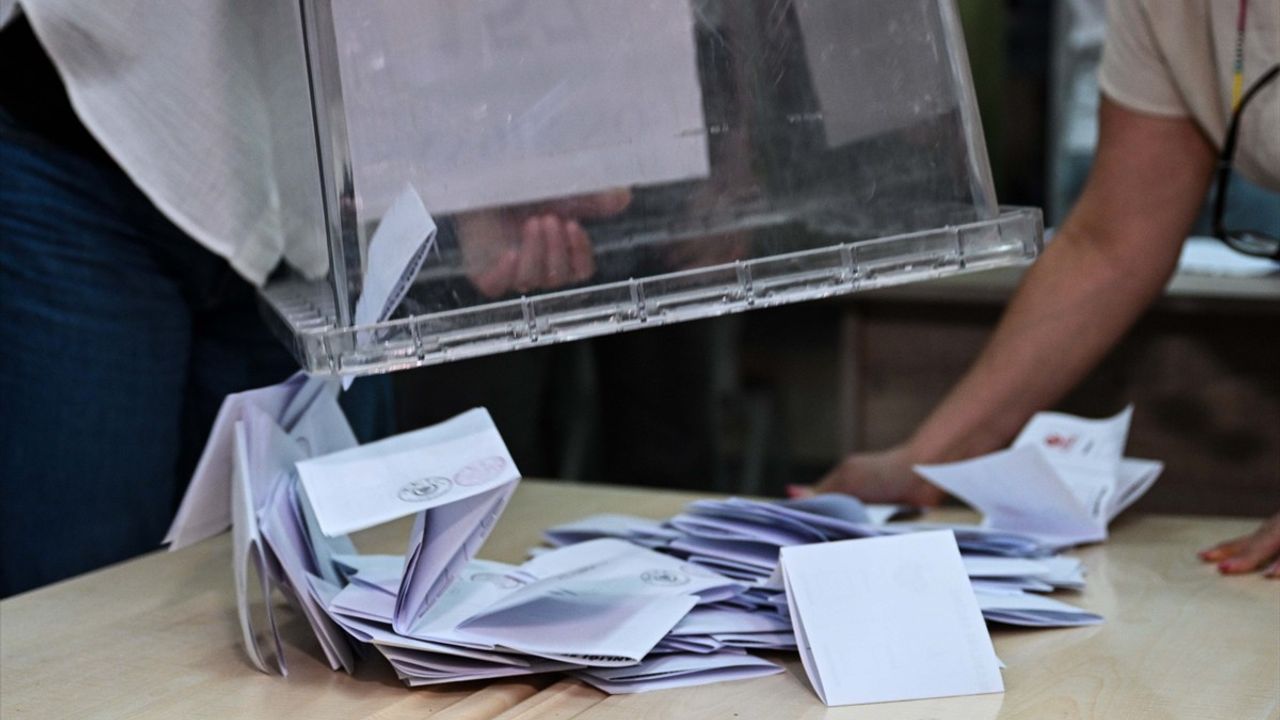 KKTC'de cumhurbaşkanı seçiminde oy sayımı başladı